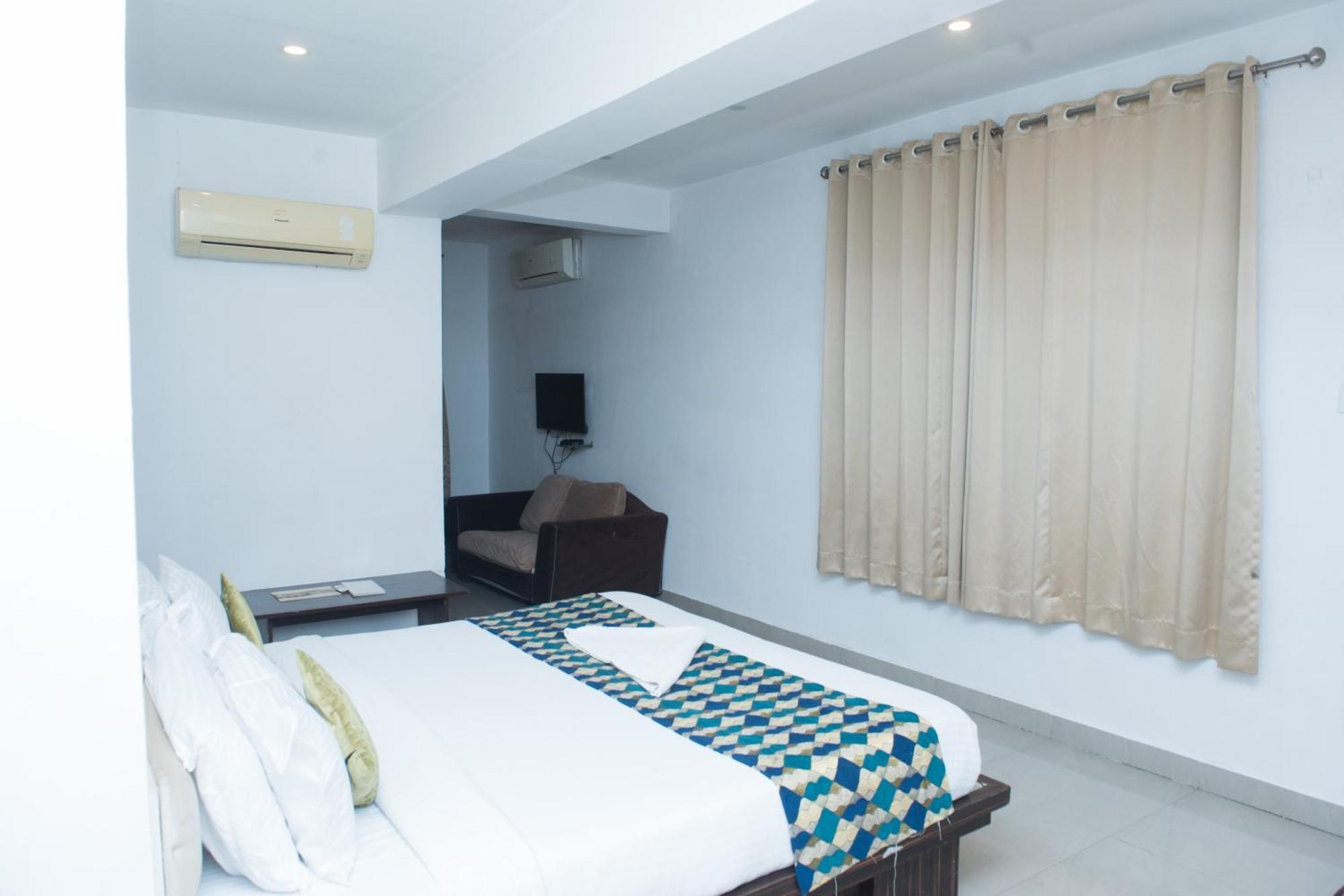 Hotel Balaji Central Ratlam Экстерьер фото