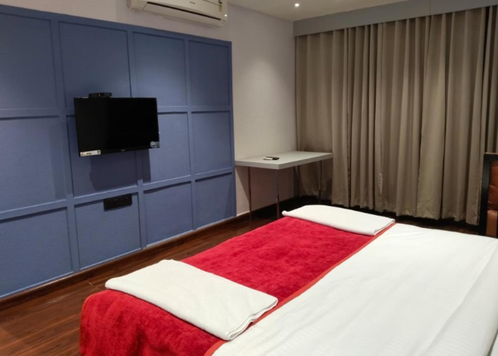 Hotel Balaji Central Ratlam Экстерьер фото