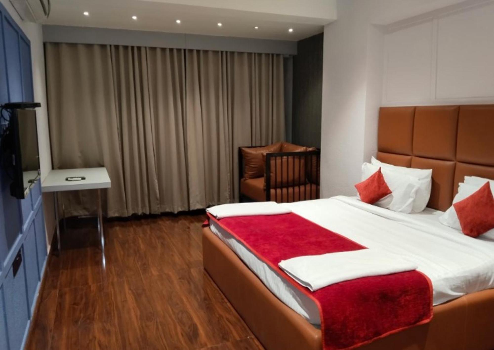 Hotel Balaji Central Ratlam Экстерьер фото
